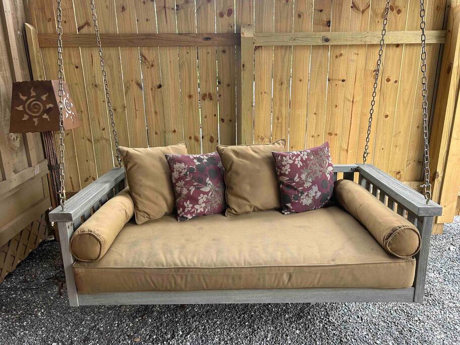 full amenities at Smoky Mountain tiny home full amenities at Smoky Mountain tiny home - Cozy Retreat + Hot Tub + Near Town/Train/Breweries - 28713