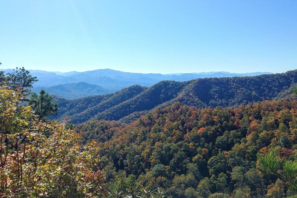 cozy-retreat-*-near-towntrainbreweries-*-hot-tub/