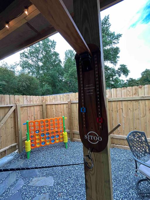 Cozy Retreat + Hot Tub + Near Town/Train/Breweries
