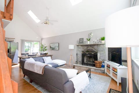 Close to Camelback & Kalahari-Sage Chalet