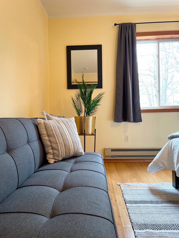 close-to-camelback-and-kalahari-sage-chalet/