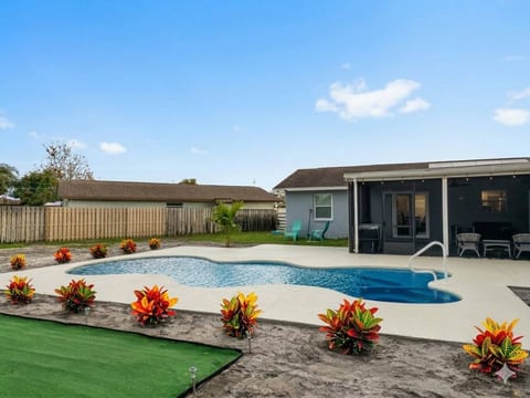 Cheery Playhaus • Salt Water Pool • Games Galore