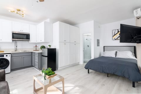Upscale Studio Close to Balboa Park & Zoo
