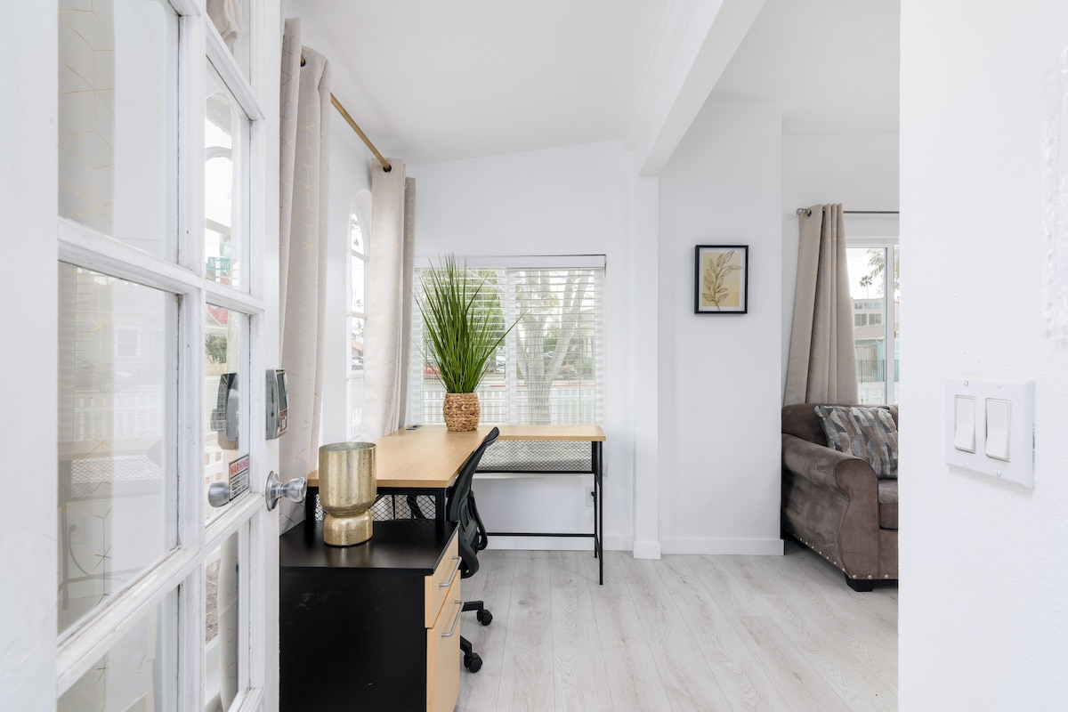 Upscale Studio Close to Balboa Park & Zoo