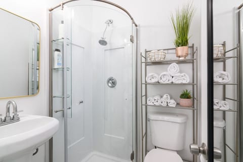 Upscale Studio Close to Balboa Park & Zoo