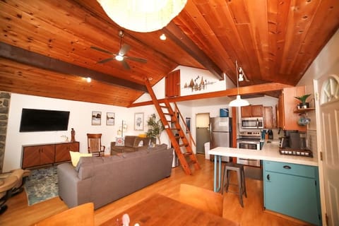Open concept cabin like feel to enjoy with your family or friends