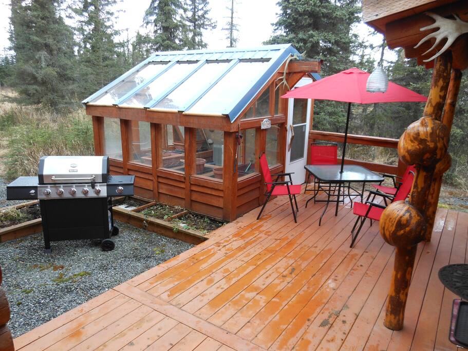 shared gas BBQ.  There is also a BBQ available in the front yard area.