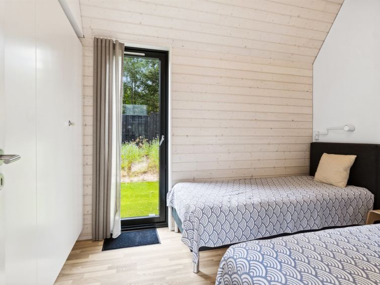 bernadeta-275m-from-the-sea/