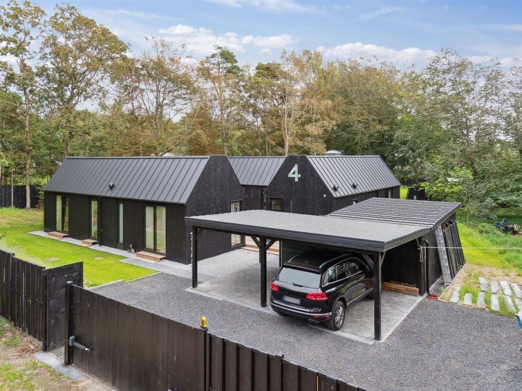 bernadeta-275m-from-the-sea/