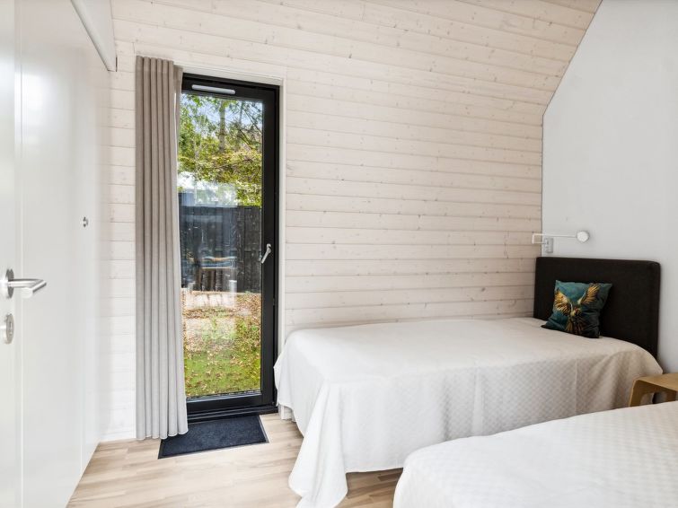 bernadeta-275m-from-the-sea/