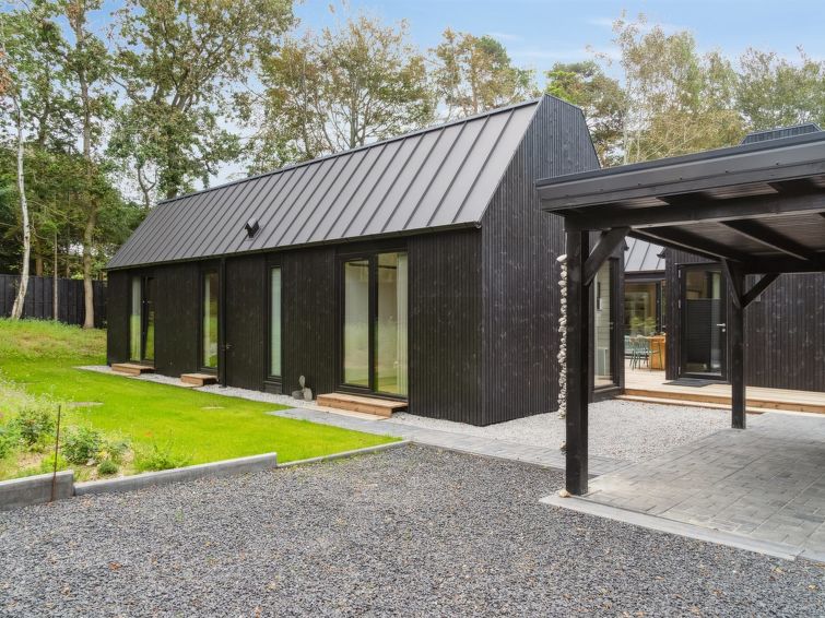 bernadeta-275m-from-the-sea/