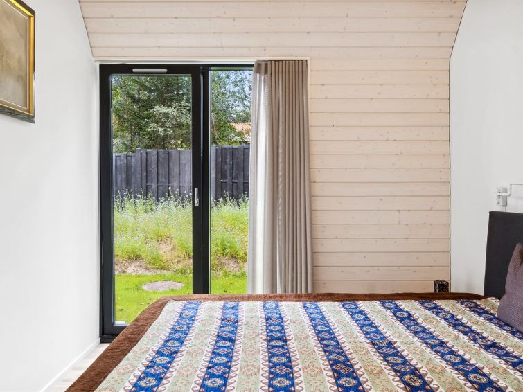 bernadeta-275m-from-the-sea/