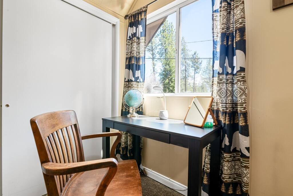 new-hot-tub-*-central-heat-*-nearzoo-*-fenced-yard/