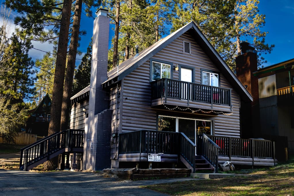 new-hot-tub-*-central-heat-*-nearzoo-*-fenced-yard/