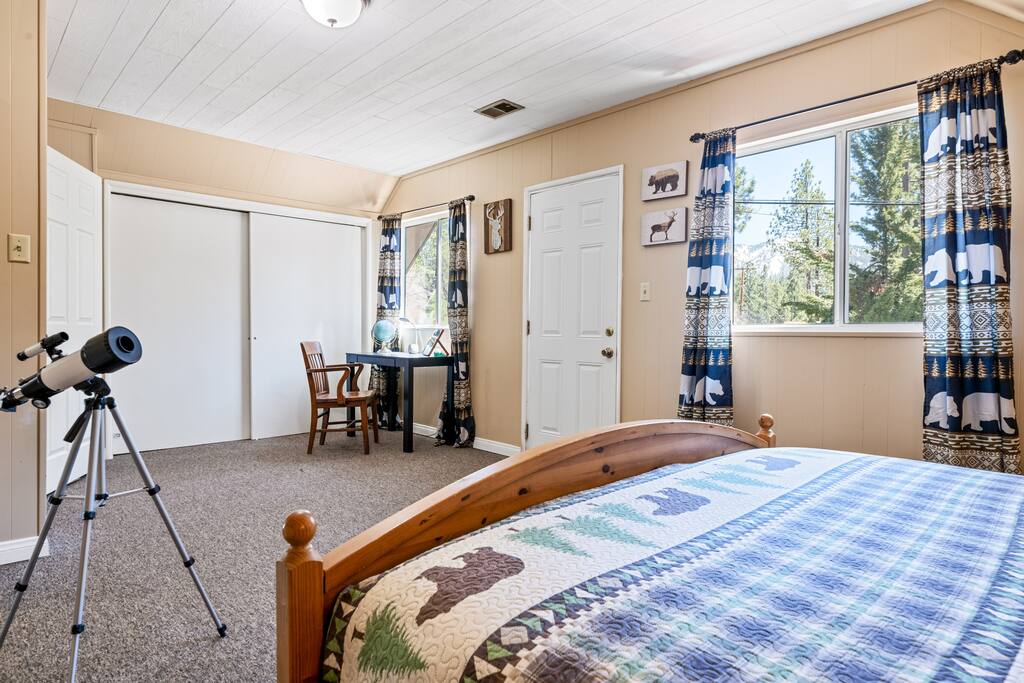 new-hot-tub-*-central-heat-*-nearzoo-*-fenced-yard/