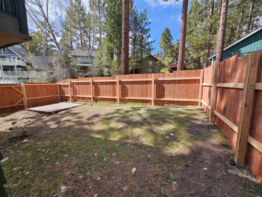 new-hot-tub-*-central-heat-*-nearzoo-*-fenced-yard/