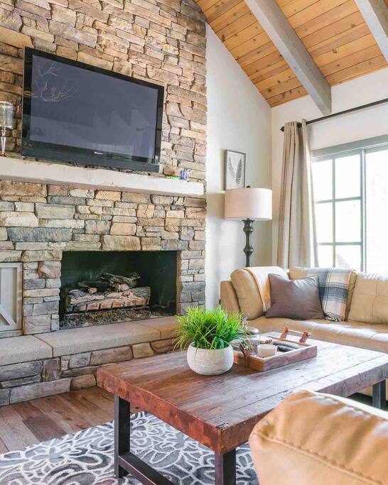 The fireplace is the perfect spot to cozy up next to! - Bleu J - Big Bear Lake