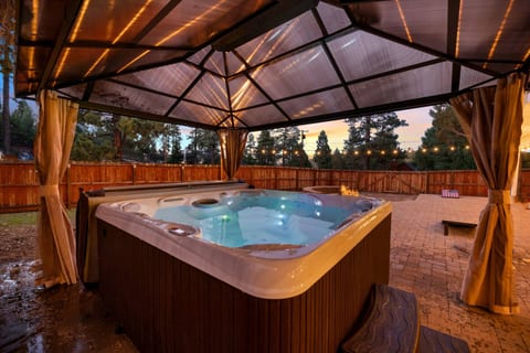 Private 1bed 1bath GUEST SUITE • HotTub • GameRoom