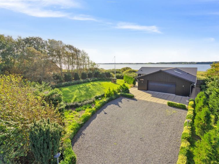 berta-70m-to-the-fjord/