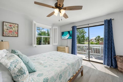 Dog Friendly Beach Walk Townhome with Golf Cart