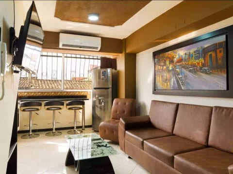 One bedroom Hot tub, AC, 2 flat screen security 13
