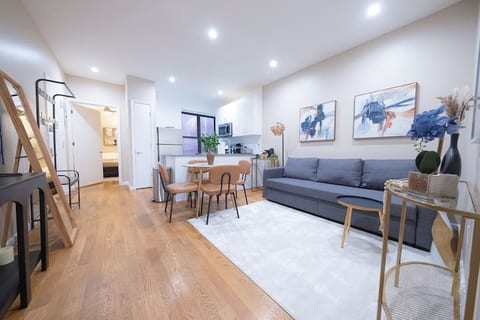 LARGE NEWLY FURNISHED 3BR APT NEAR CENTRAL PARK