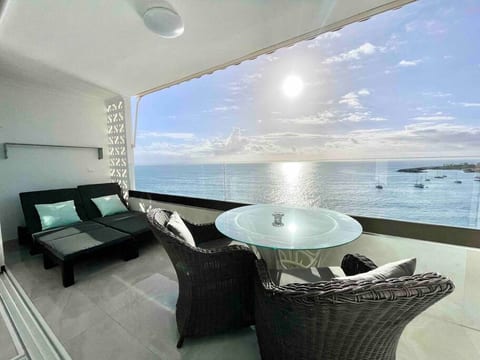 Seaside Serenity: Luxury with a Gourmet Twist