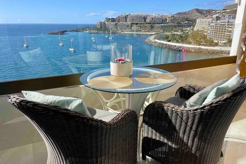 Seaside Serenity: Luxury with a Gourmet Twist