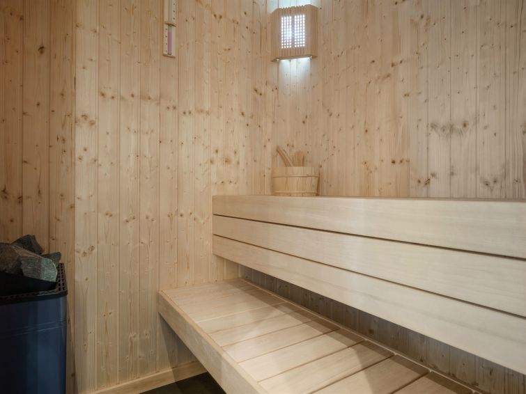 harrieth-300m-from-the-sea/