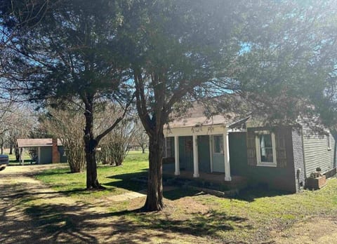 2 bedroom BNB next door can be rented too if you need more space!
DM me for a combo rate offer!