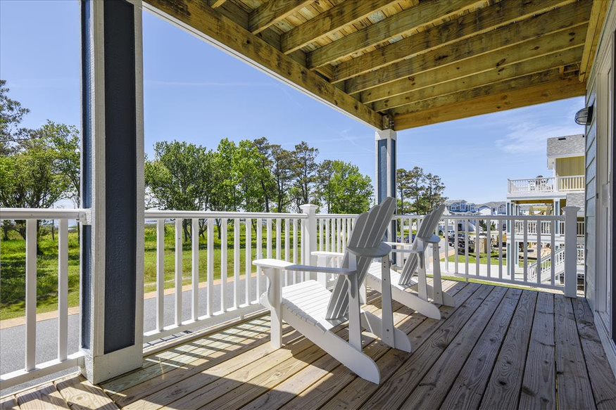 Skyward Escape: From the Deck, Embrace Open Skies and Nature's Canopy