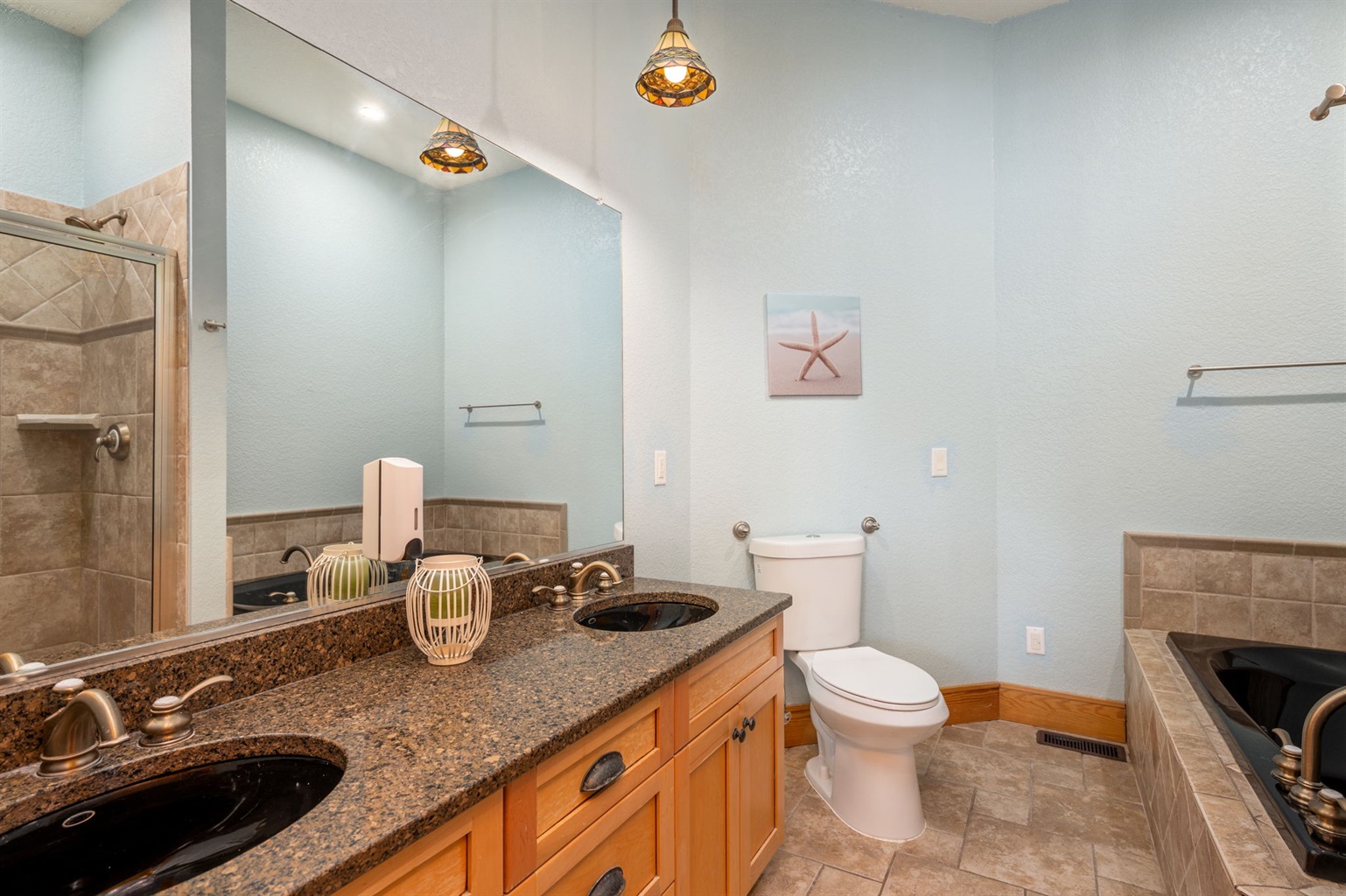 Queen En Suite 2 on Second Level