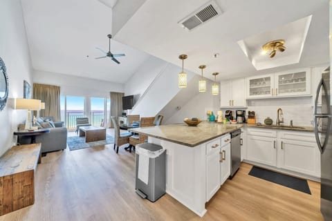 Full kitchen with new stainless appliances