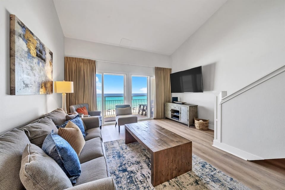 Spacious living area with ocean view