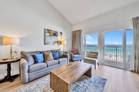 Spacious living area with ocean view