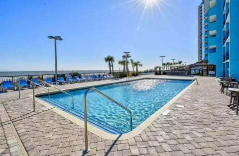 Landmark 1039 - 1 Bedroom
