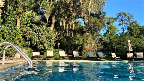 NOTHING LIKE LATE PM COOLING OFF AFTER BEACH AT 7 FEET DEEP TURQUOISE POOL!