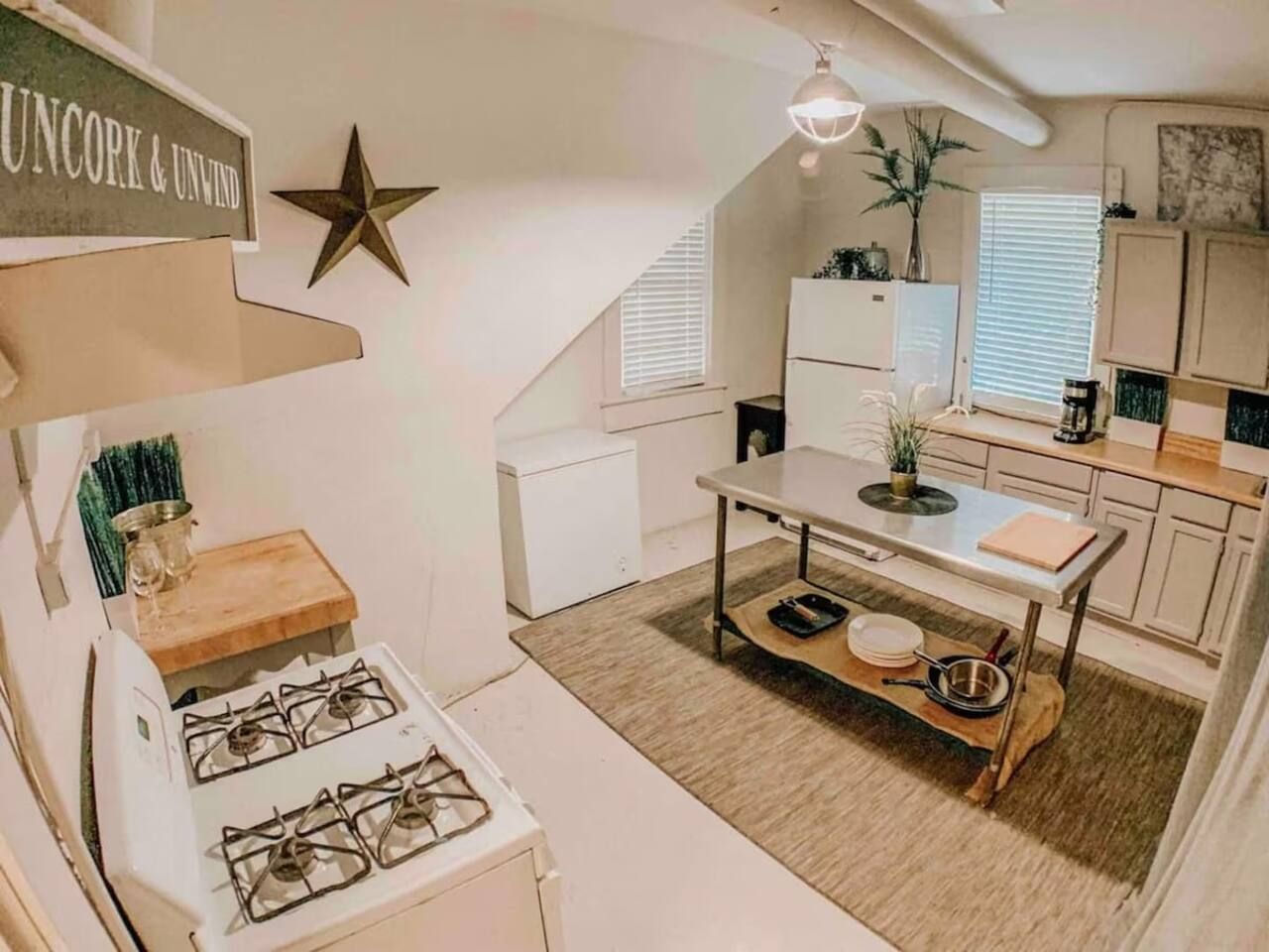 White Bohemian, Games, Hot Tub Events sleeps 34