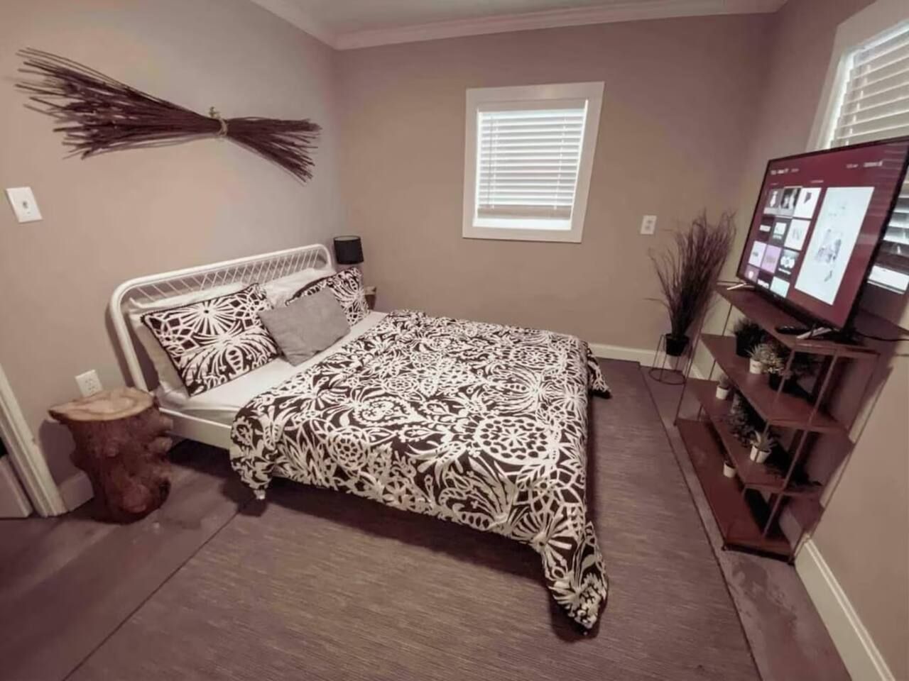 White Bohemian, Games, Hot Tub Events sleeps 34