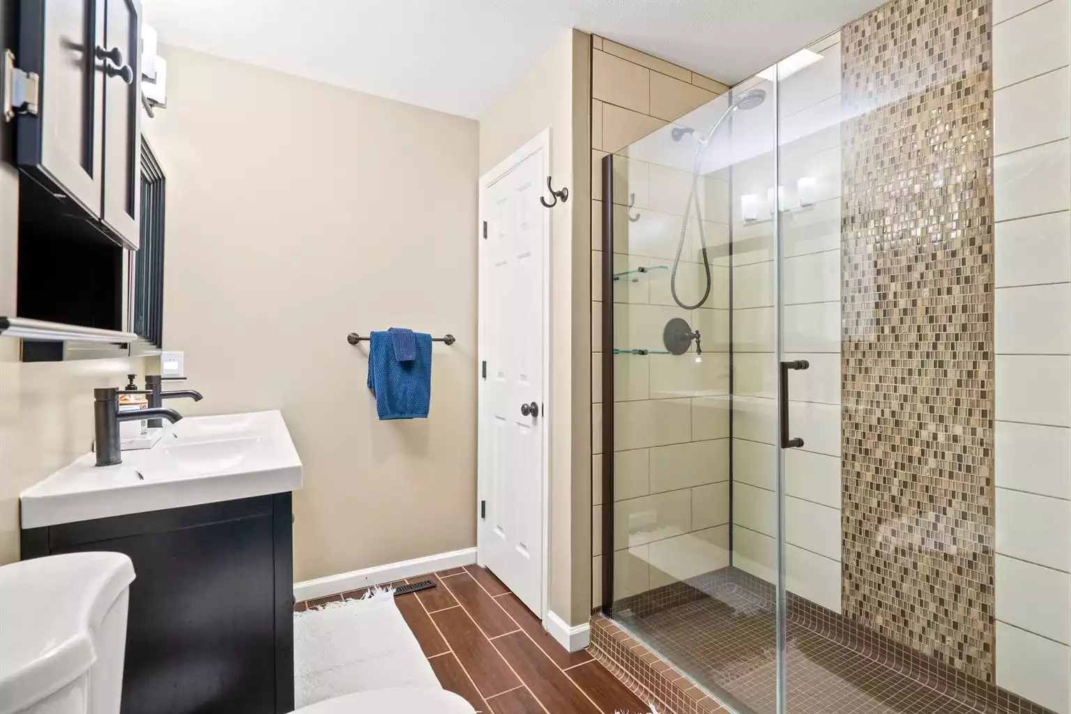 Master Bathroom Master Bathroom - Cozy Mountain Song - McGaheysville