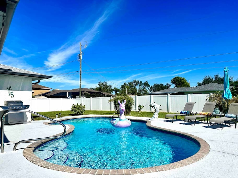 Your vacation is all about unwinding by the pool, basking under the warm, sunny skies, lounging on a comfy pool float (you'll find them in the storage box on the lanai), and being calmed by the soothi