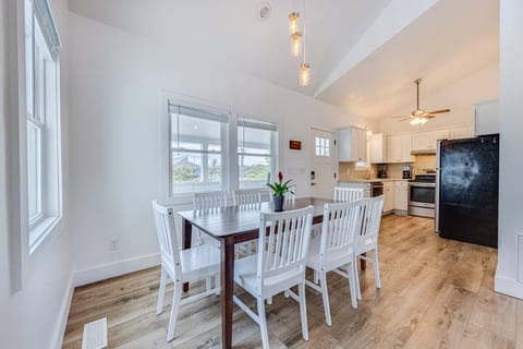 VacayZen | Hot Tub & Pet Friendly!