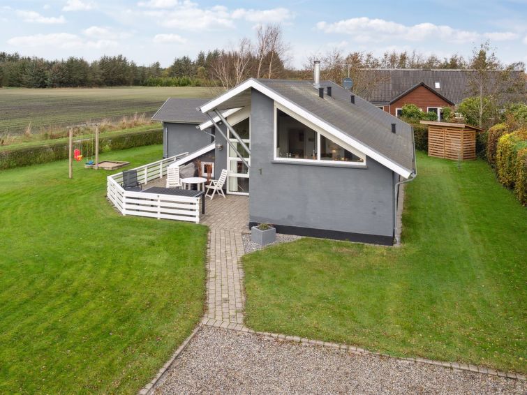 thrugels-600m-from-the-sea/