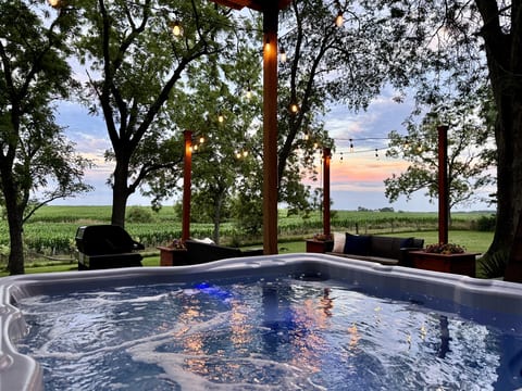 Hot tub lighting