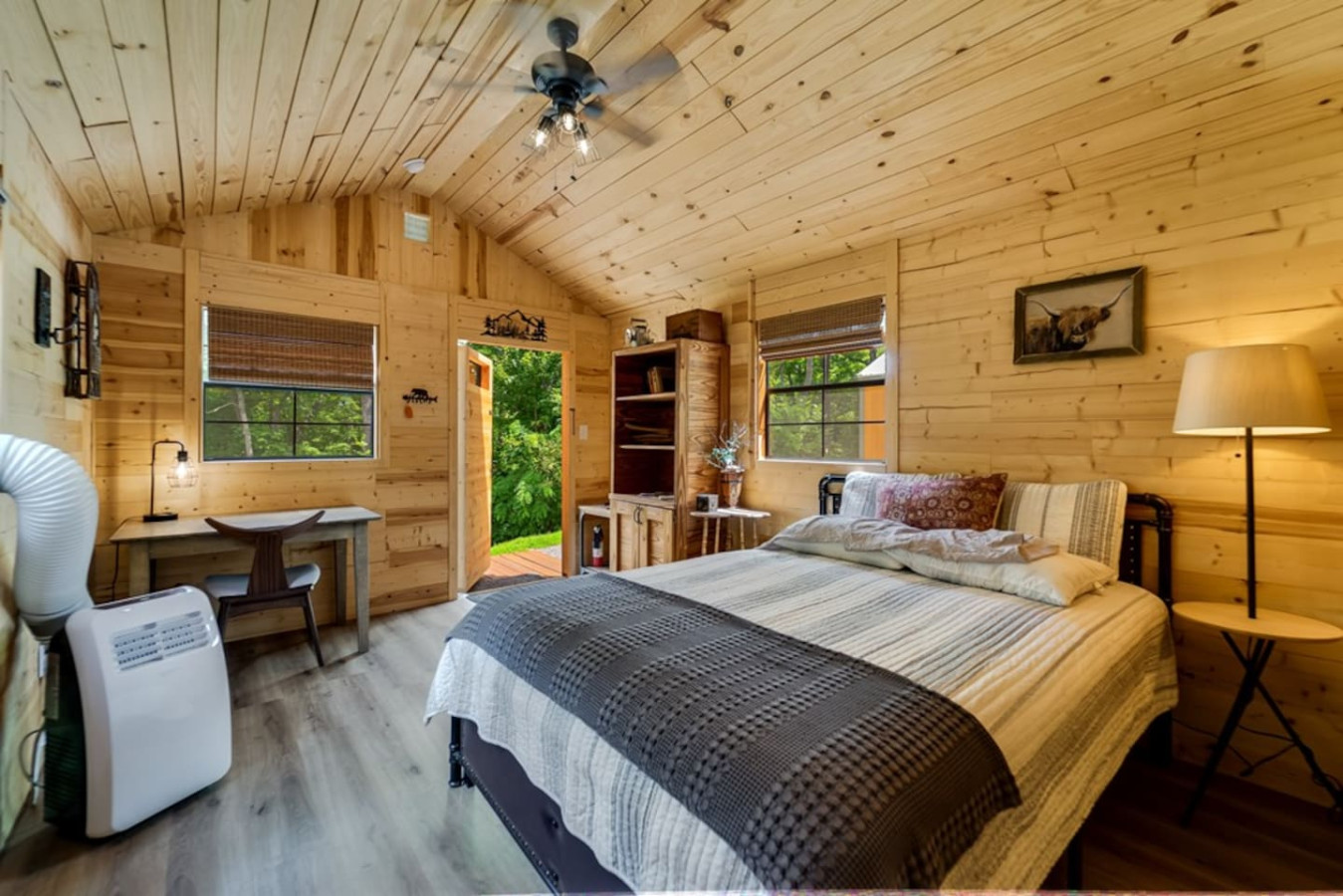 Entire Complex: 3 Cabins, tent and more (6-12 ppl) - Sylva Entire Complex: 3 Cabins, tent and more (6-12 ppl) - Sylva