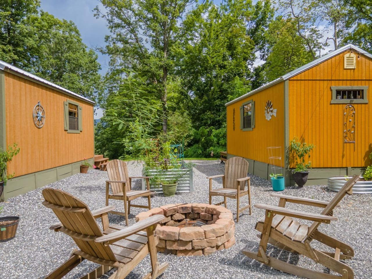 Entire Complex: 3 Cabins, tent and more (6-12 ppl) - Sylva Entire Complex: 3 Cabins, tent and more (6-12 ppl) - Sylva