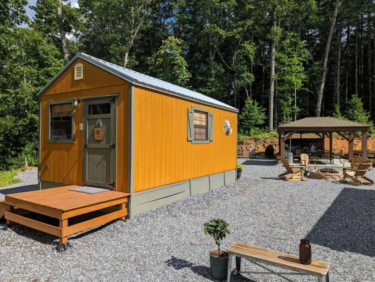 entire-complex:-3-cabins-tent-and-more-(6-12-ppl)/