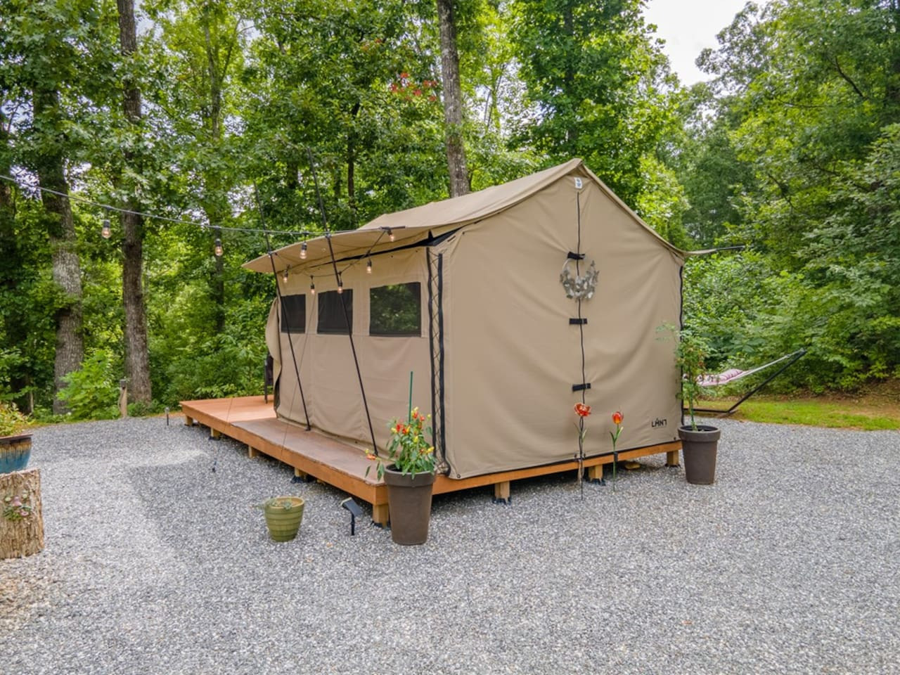 Entire Complex: 3 Cabins, tent and more (6-12 ppl) - Sylva Entire Complex: 3 Cabins, tent and more (6-12 ppl) - Sylva