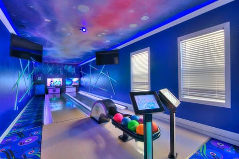 Famous Music City Bowling Villa, sleeps 40