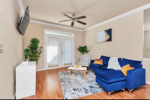Quiet Condo Near TX Med Ctr /NRG / Free Parking
